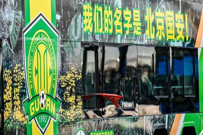 张元的第二部电影《北京杂种》在没有经过任何审批的情况下便开拍了，中国摇滚之父崔健投资并担任角色，给予张元极大的支持。